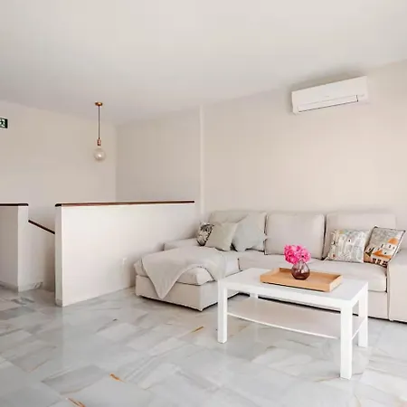 Lovely 3 Bedroom Duplex With Pool & Great Sea View *