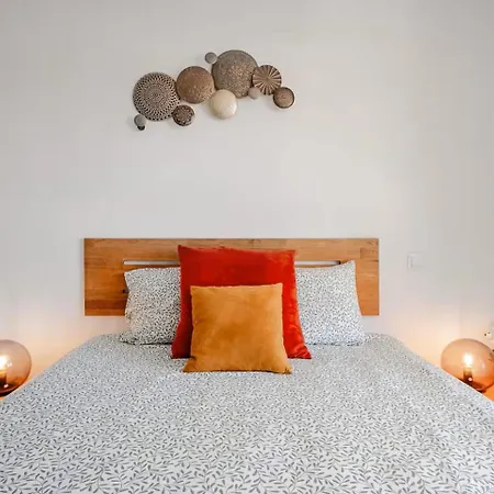 Апартаменти Lovely 3 Bedroom Duplex With Pool & Great Sea View Торремолінос