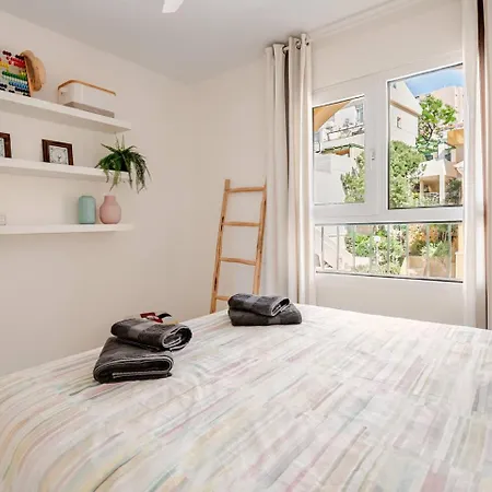 Apartment Lovely 3 Bedroom Duplex With Pool & Great Sea View